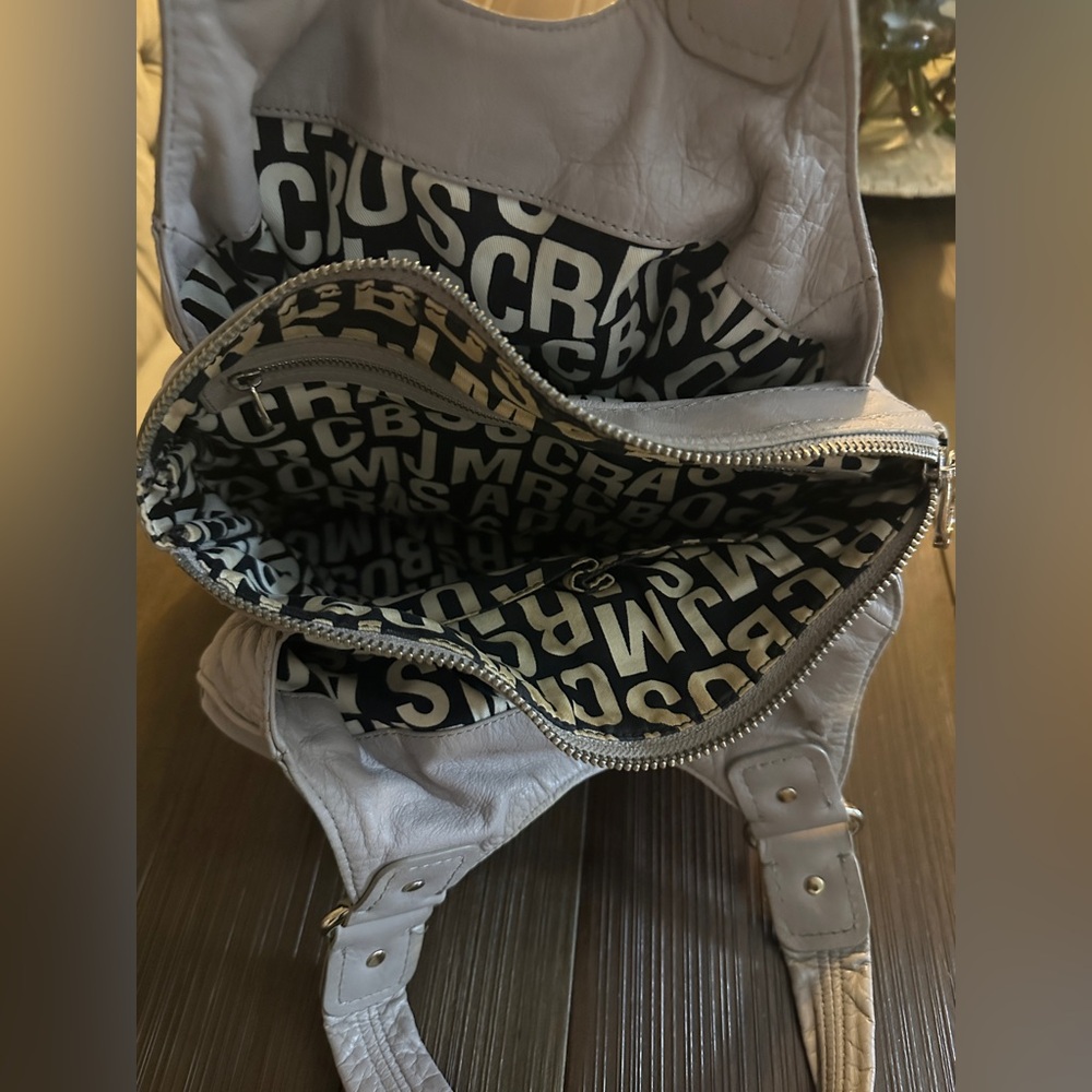 Pale gray grained leather Marc Jacobs Totally Turnlock Terre Tote shoulder bag - Picture 5 of 15